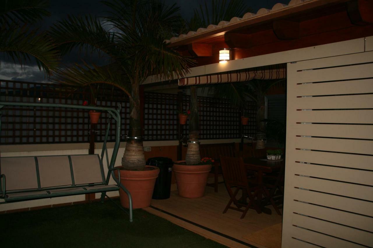 Apartamento Vacacional Atico Frente Al Mar Candelaria Exteriör bild